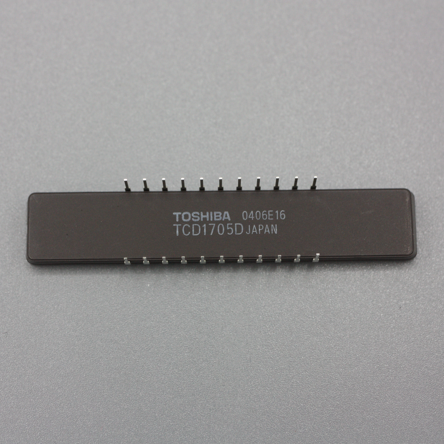 TCD1705D
